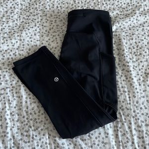 Black lululemon cropped leggings